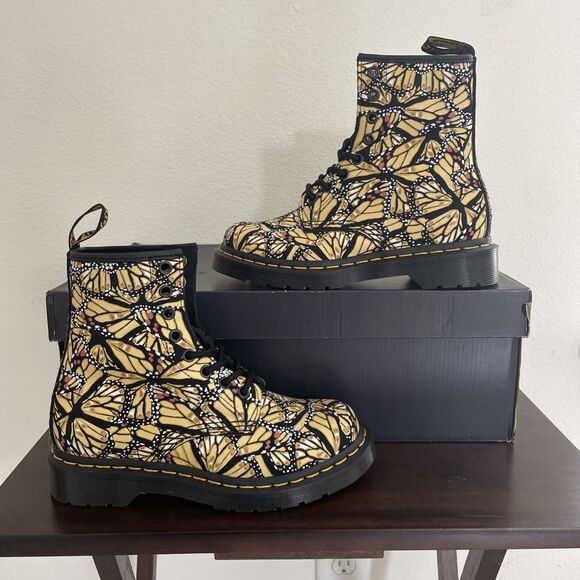Doc Dr. Martens 1460 Butterfly Print Suede Lace Up Boots Ladies Size US 5 NWOB - Picture 1 of 5